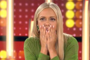 Una concorrente di Alla Tu in onda su TeleCinco