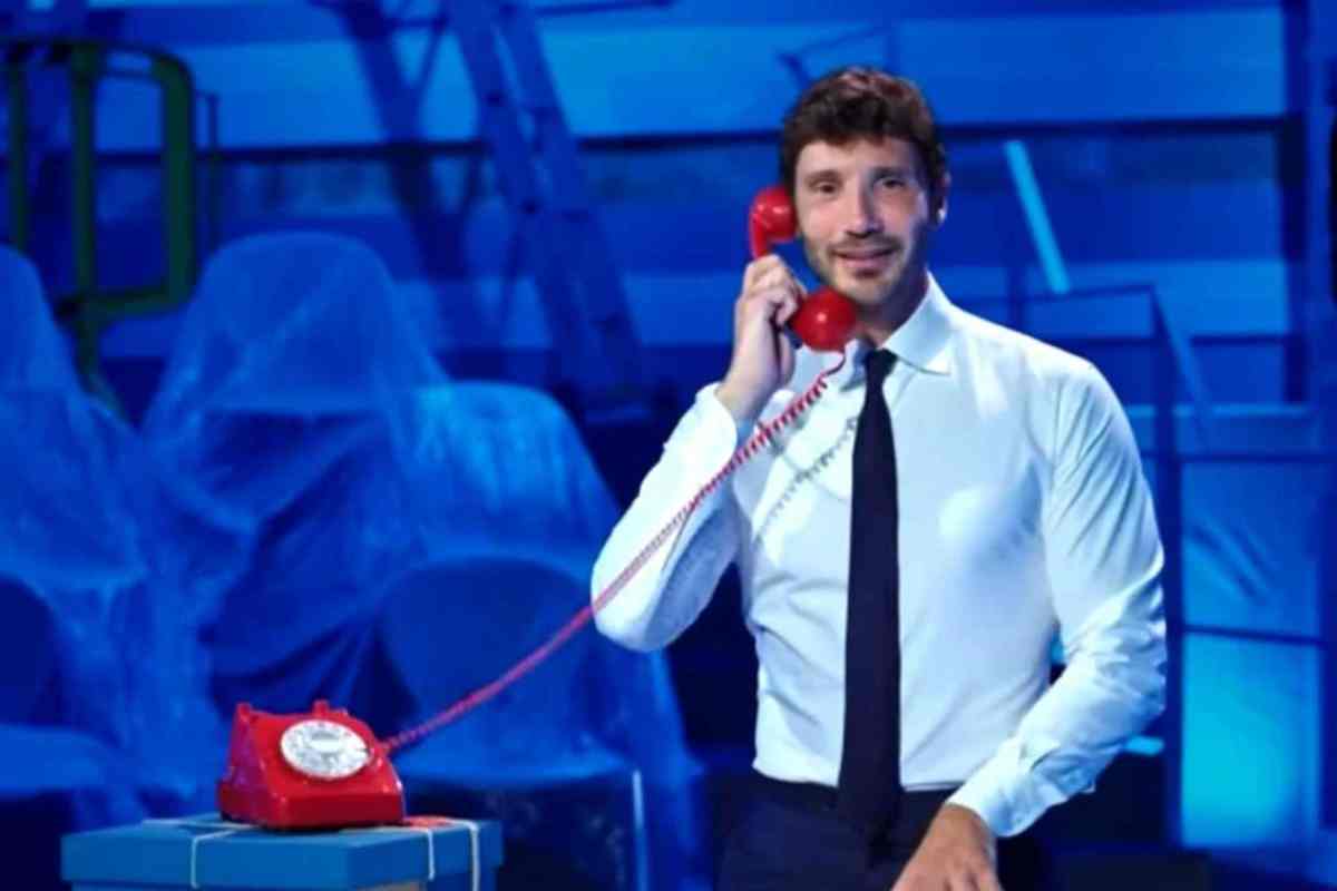 Stefano De Martino risponde al Dottore su Affari Tuoi